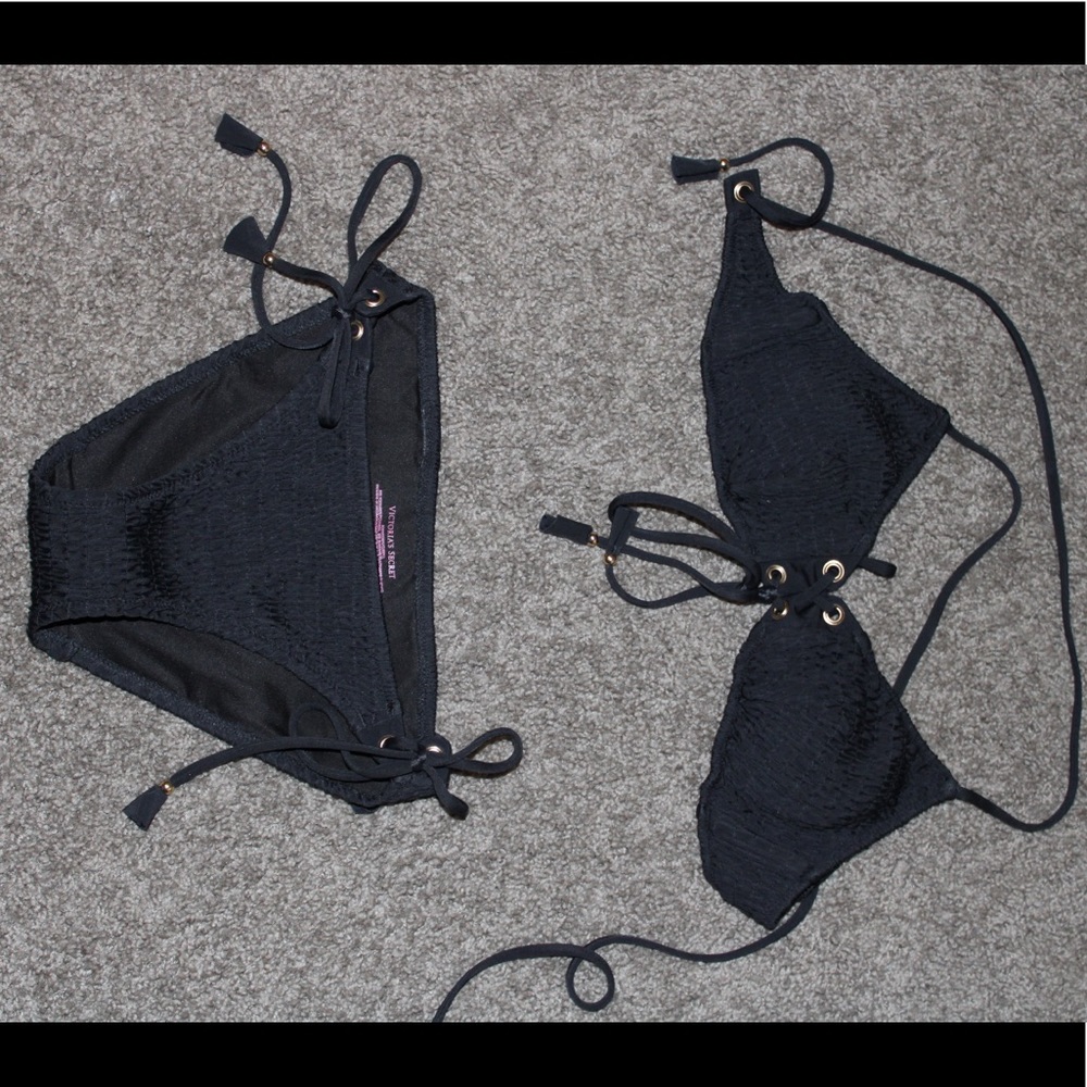 Victoria’s Secret bikini set